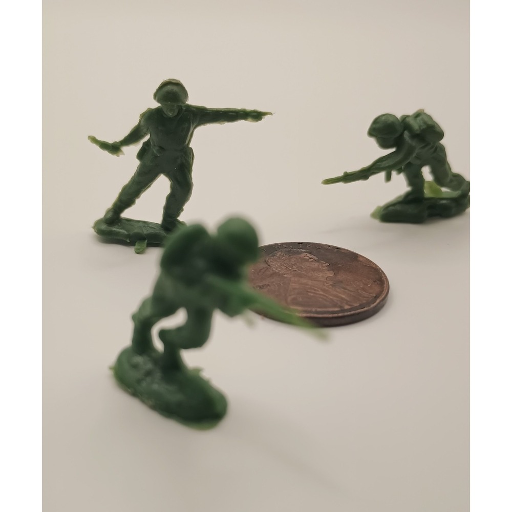 Army Men Lot of 3 Vintage Toy Soldiers-Green 1" tall different poses